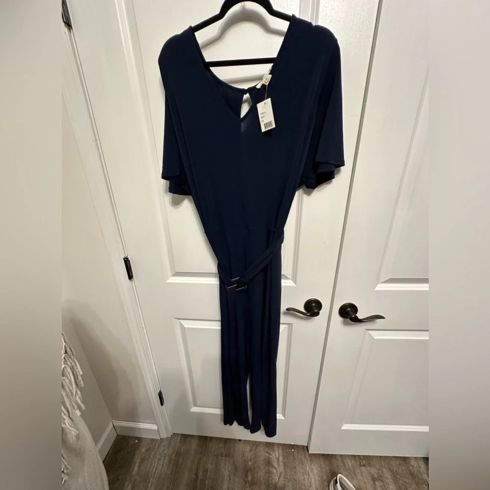 Navy Jumpsuit w adorable adjustable belt NWT‎ size 3x